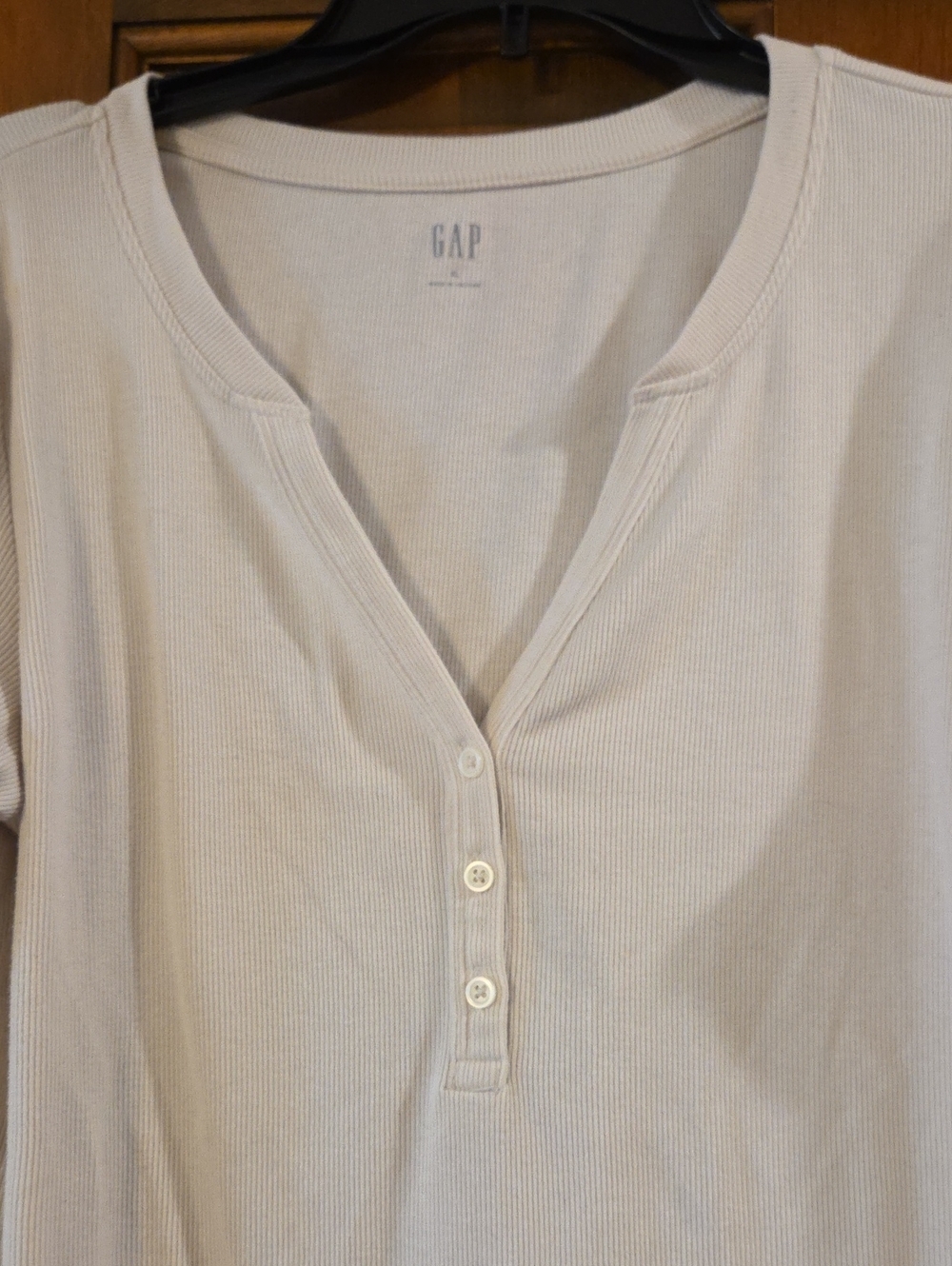 GAP Top - Picture 3 of 5